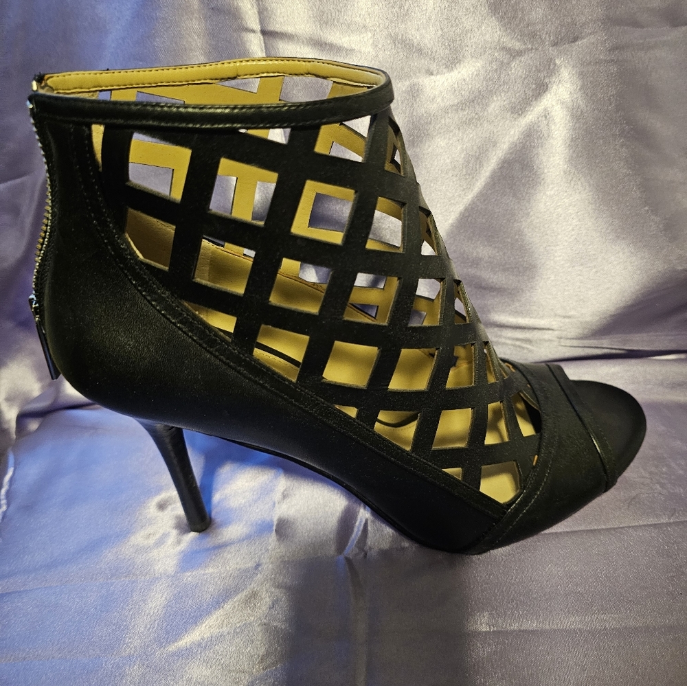 Michael kors black high heeled shoes size 11m